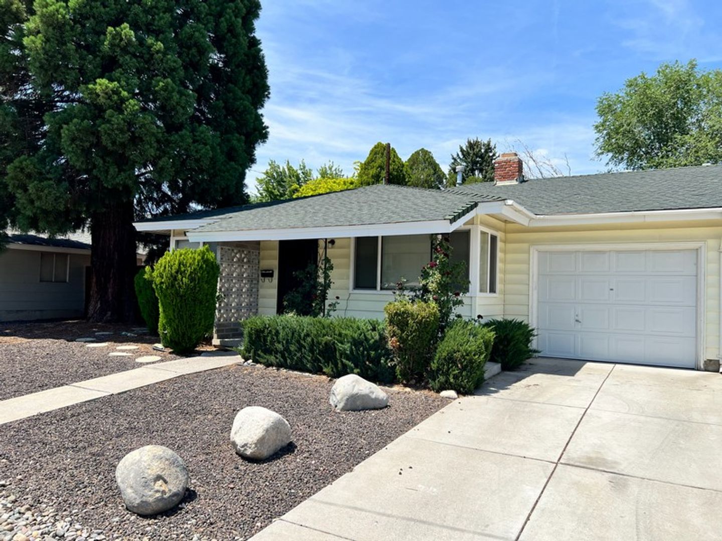 Sparks Apartment: Reno Rental Finders - 900 Tyler Way Sparks NV 89431