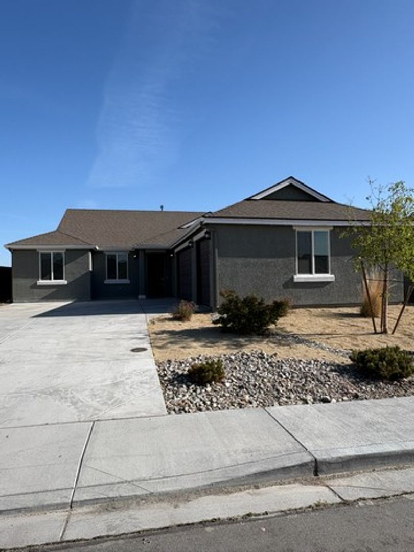 Fernley House: 546 Country Hollow Dr