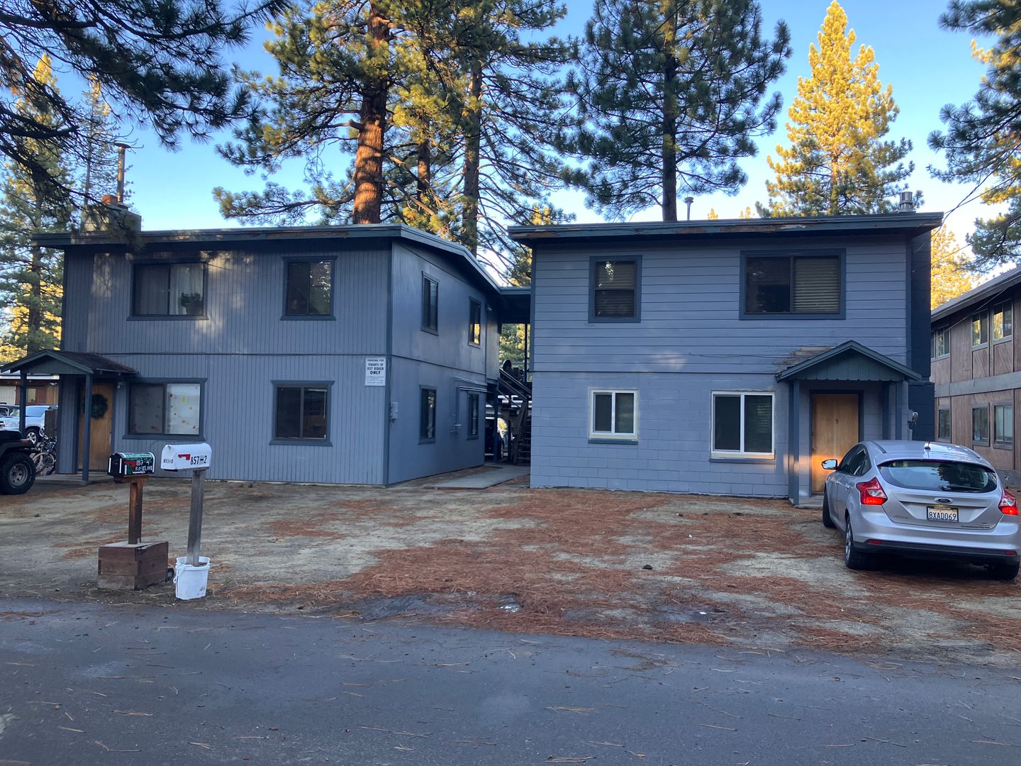 South Lake Tahoe Apartment: 857 Roger Ave