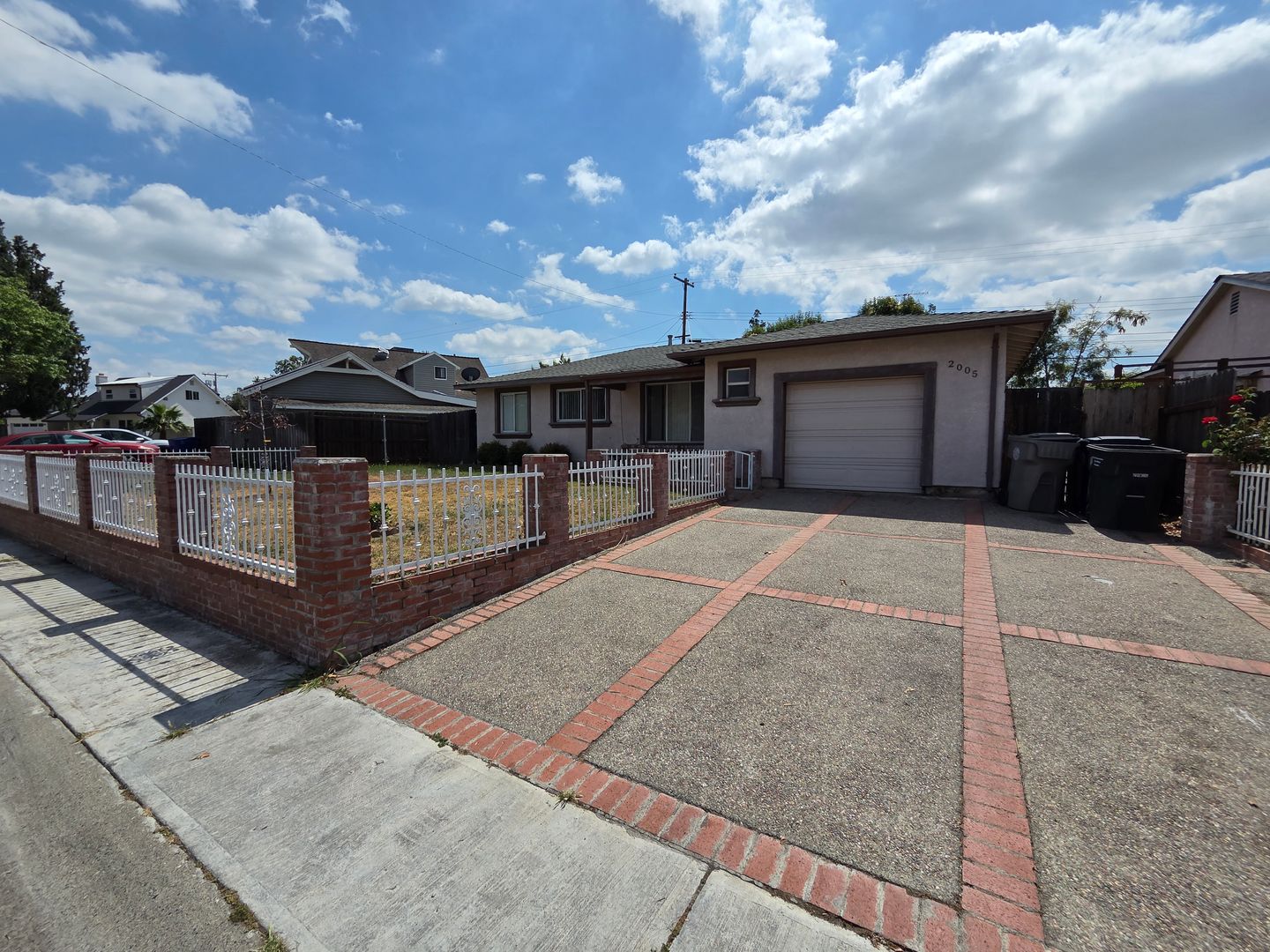 Sacramento House: 2005 Waterford Road