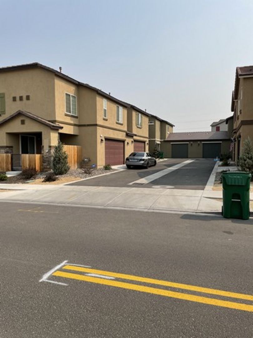 Reno Rental Finders - 9734 Silver Dollar Ln Reno, Nv 89506 #9734 Silve, Reno, NV 89506