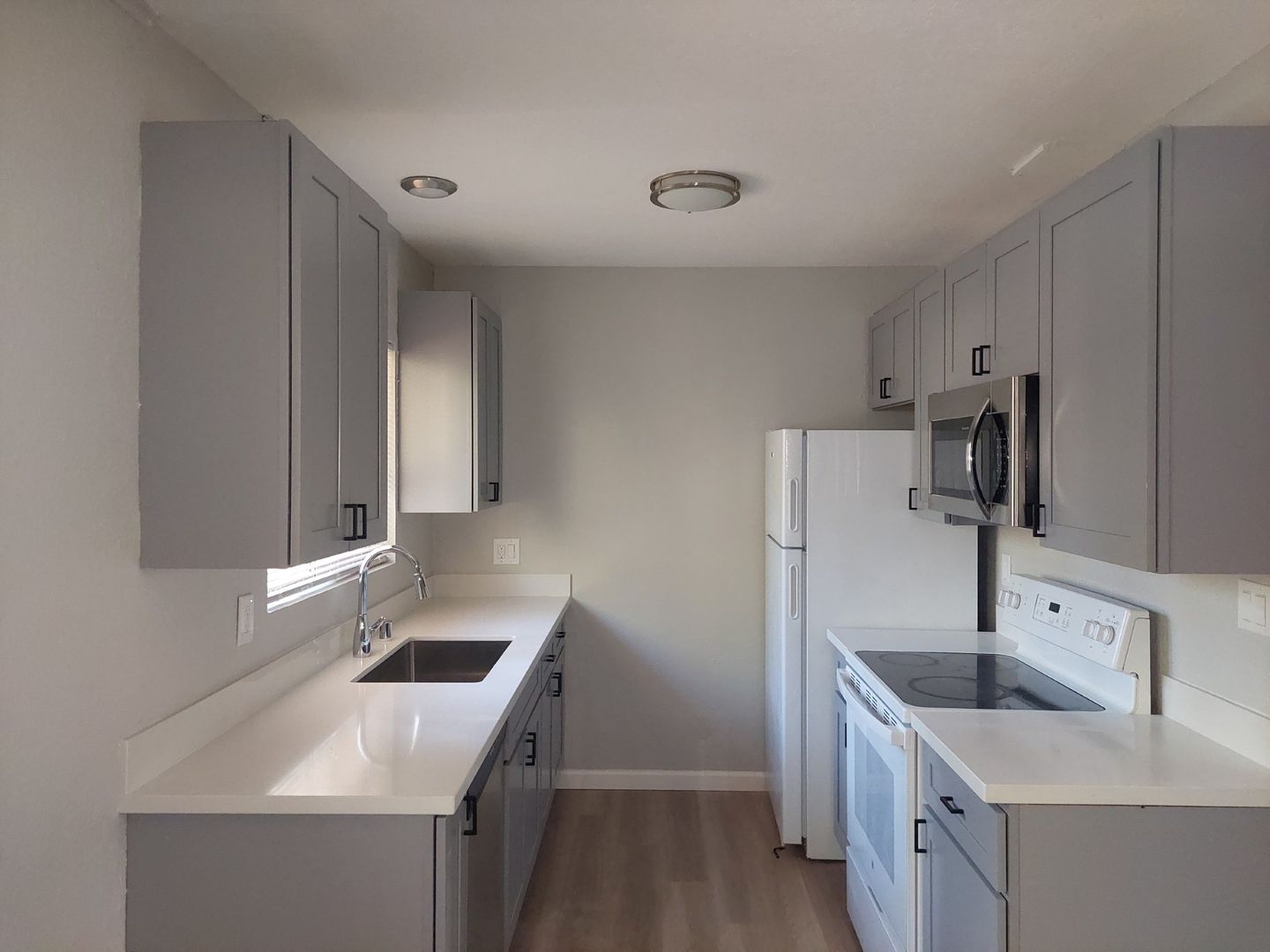 South Lake Tahoe Apartment: 1134 Third St