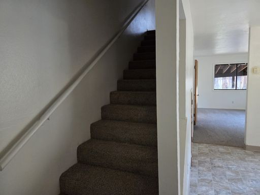 unfurnished two bedroom unit Sierra Tract – photo 1
