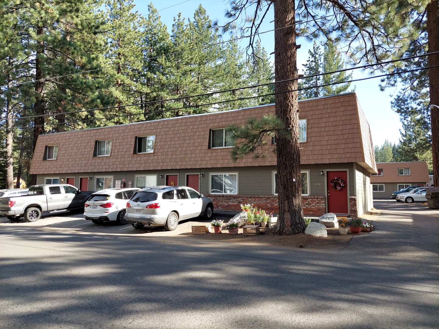 South Lake Tahoe Apartment: 1974 D St