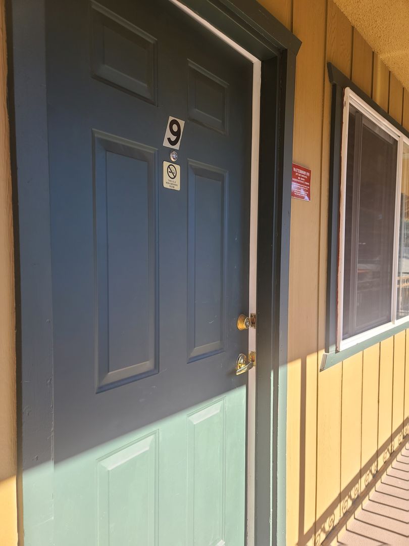 South Lake Tahoe Apartment: 2187 Lake Tahoe Blvd