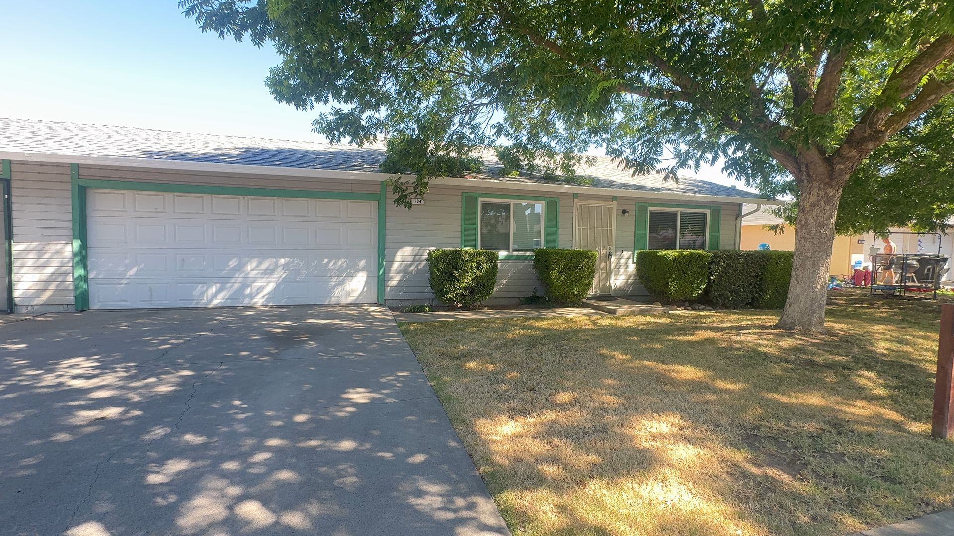 Oakdale House: 784 E. J St. - 784 E. J St.