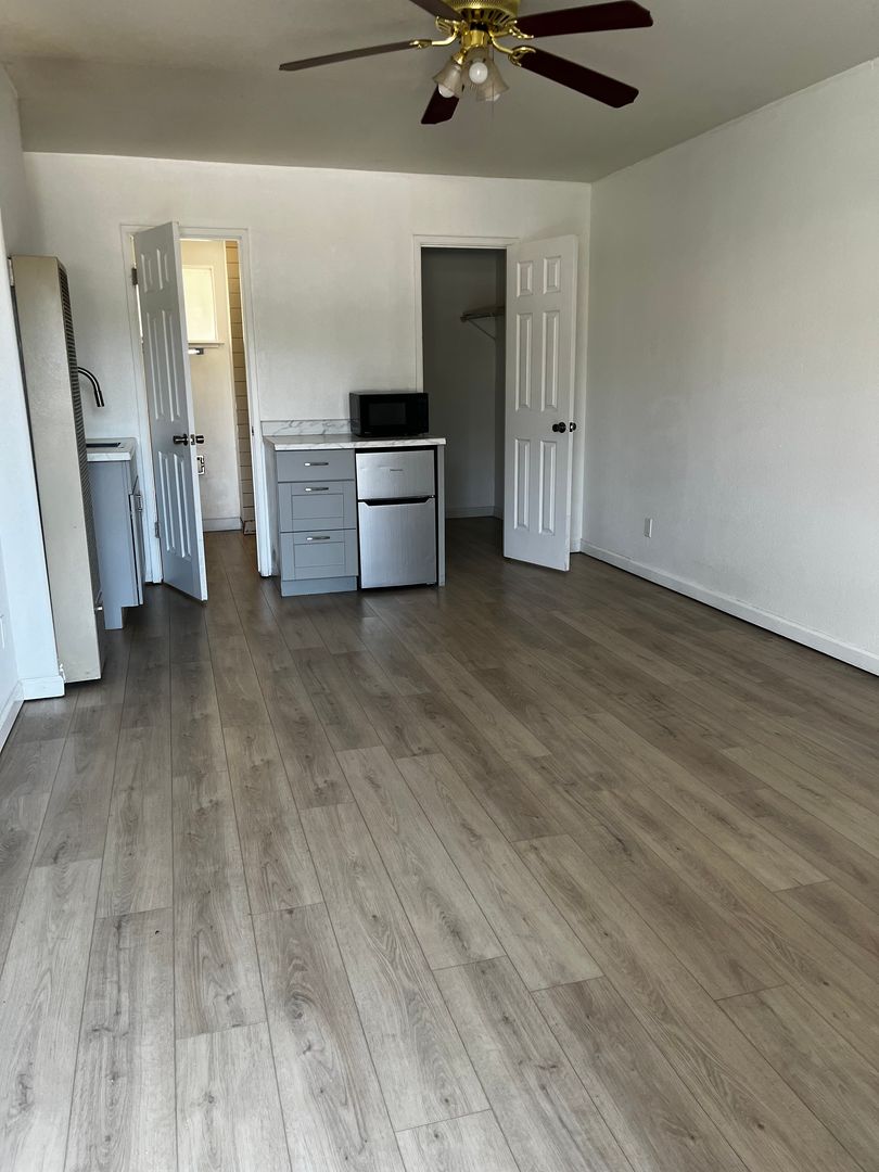 South Lake Tahoe Apartment: 3930 Pioneer Trl (1009 Moss)