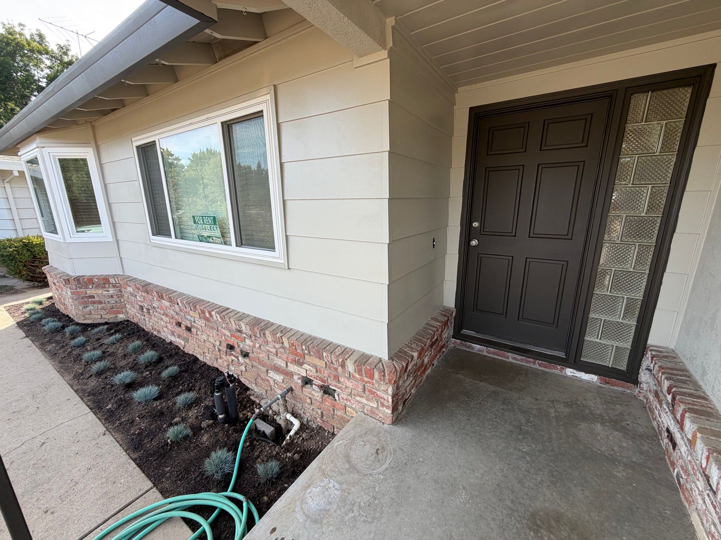 Carmichael Apartment: 1270-1272 Meredith Way