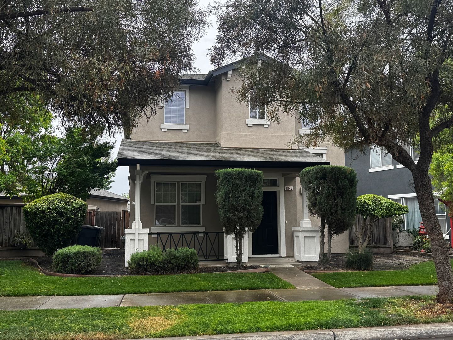 Oakdale House: 1847 Vintage Cir