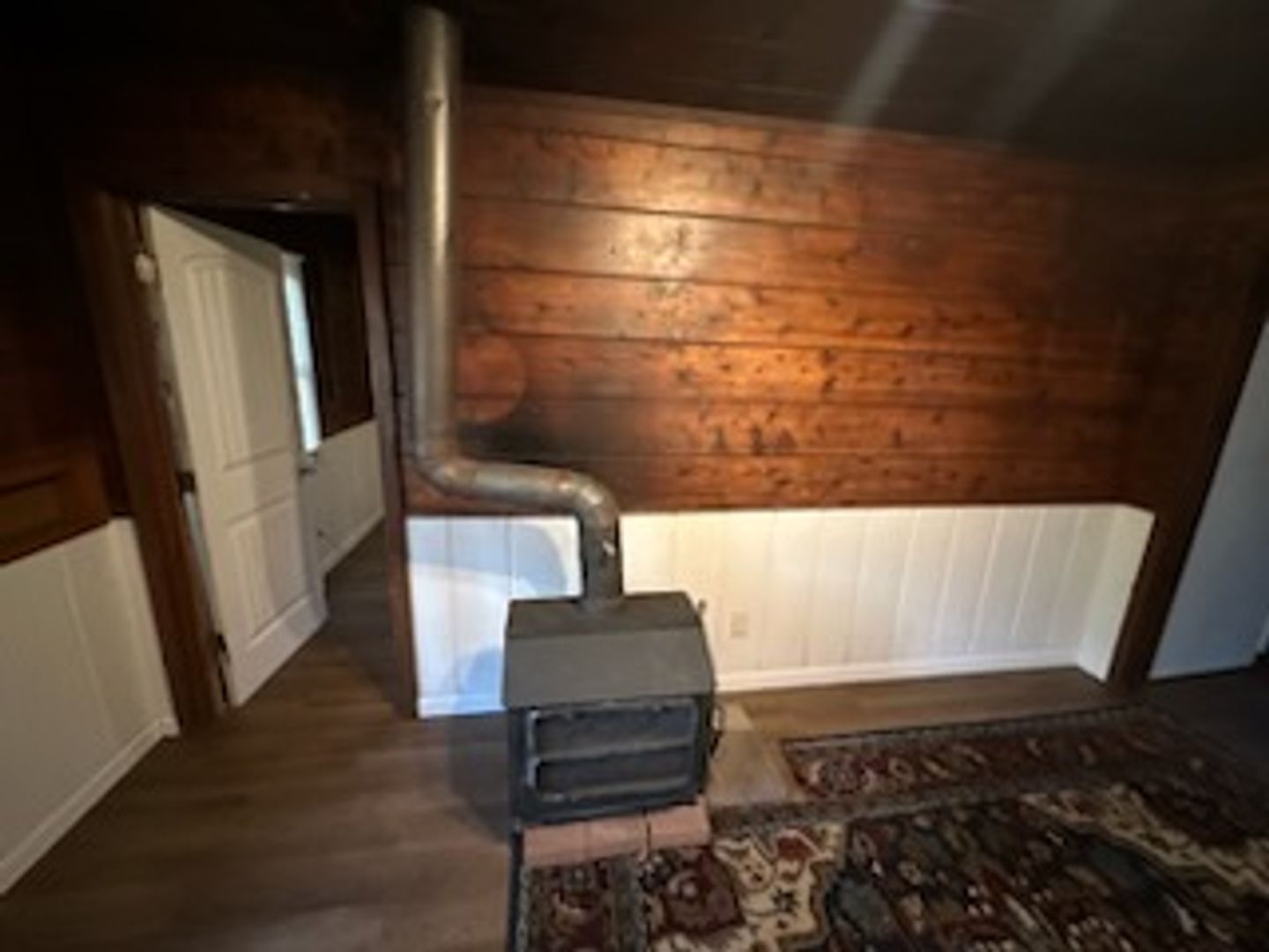 South Lake Tahoe Apartment: 1217, 1231, 1233, 1235 Ski Run Blvd & 3581 Pioneer Trail