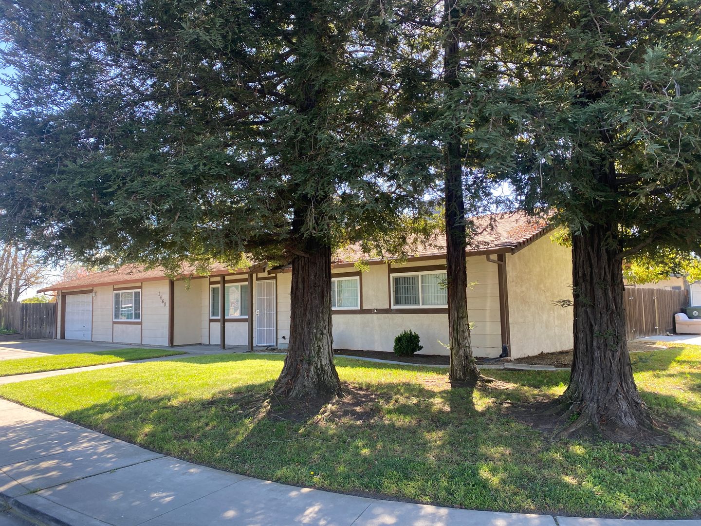 Manteca House: 1460 Linden Way