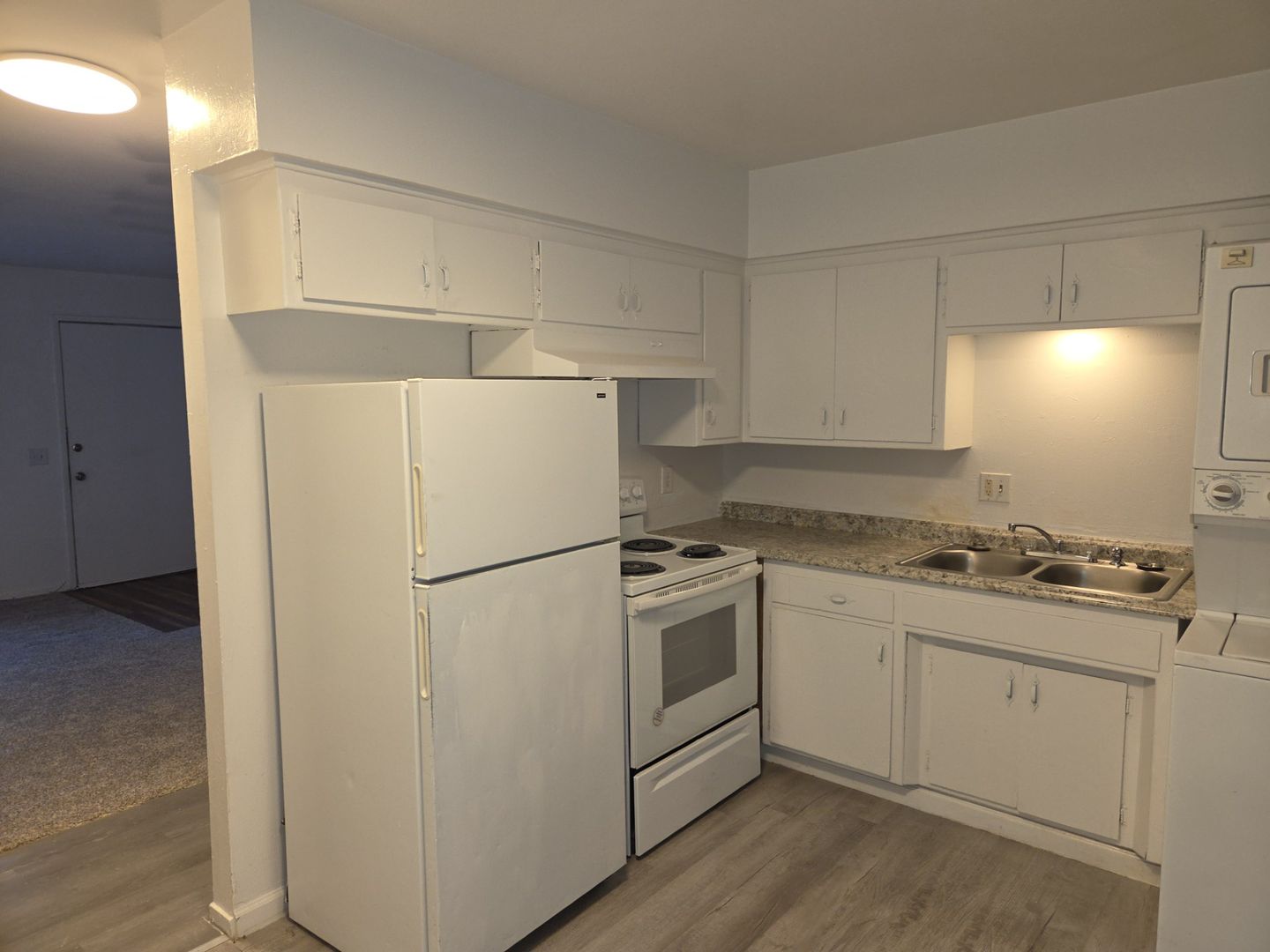 South Lake Tahoe Apartment: 1974 D St