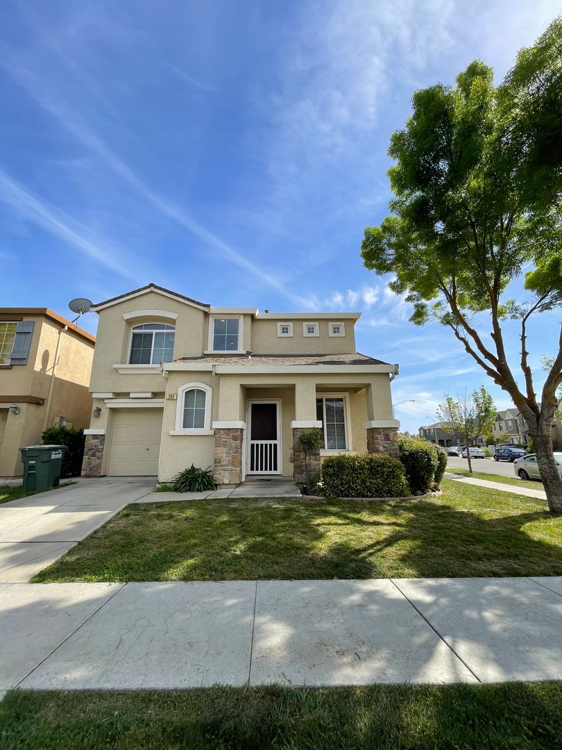 Merced House: 380 Bale Mill Rd