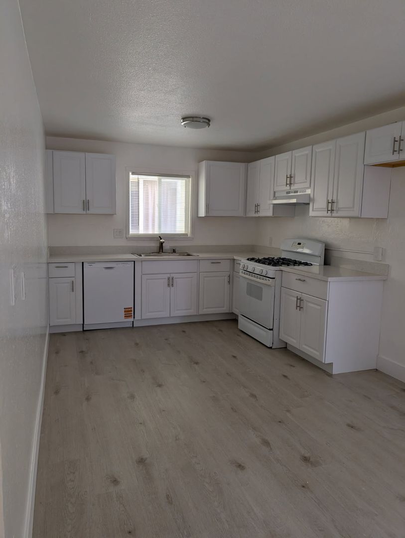 Yuba City Apartment: 869 Clark Ave