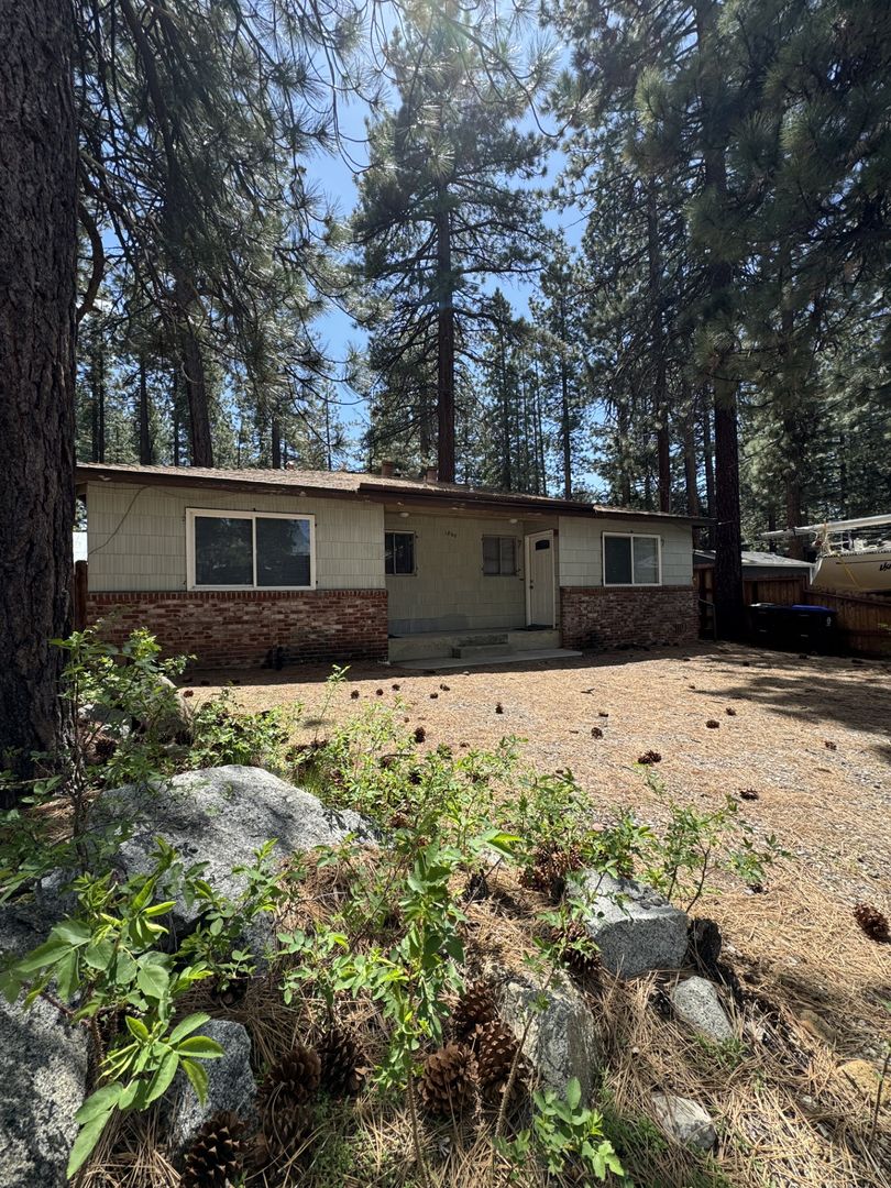 South Lake Tahoe Apartment: 1060 Echo Rd