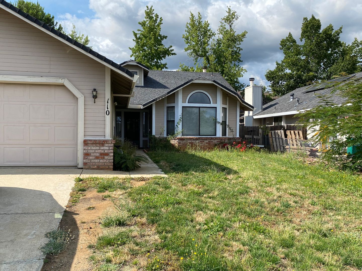 Grass Valley House: 110 Castlemont Dr.