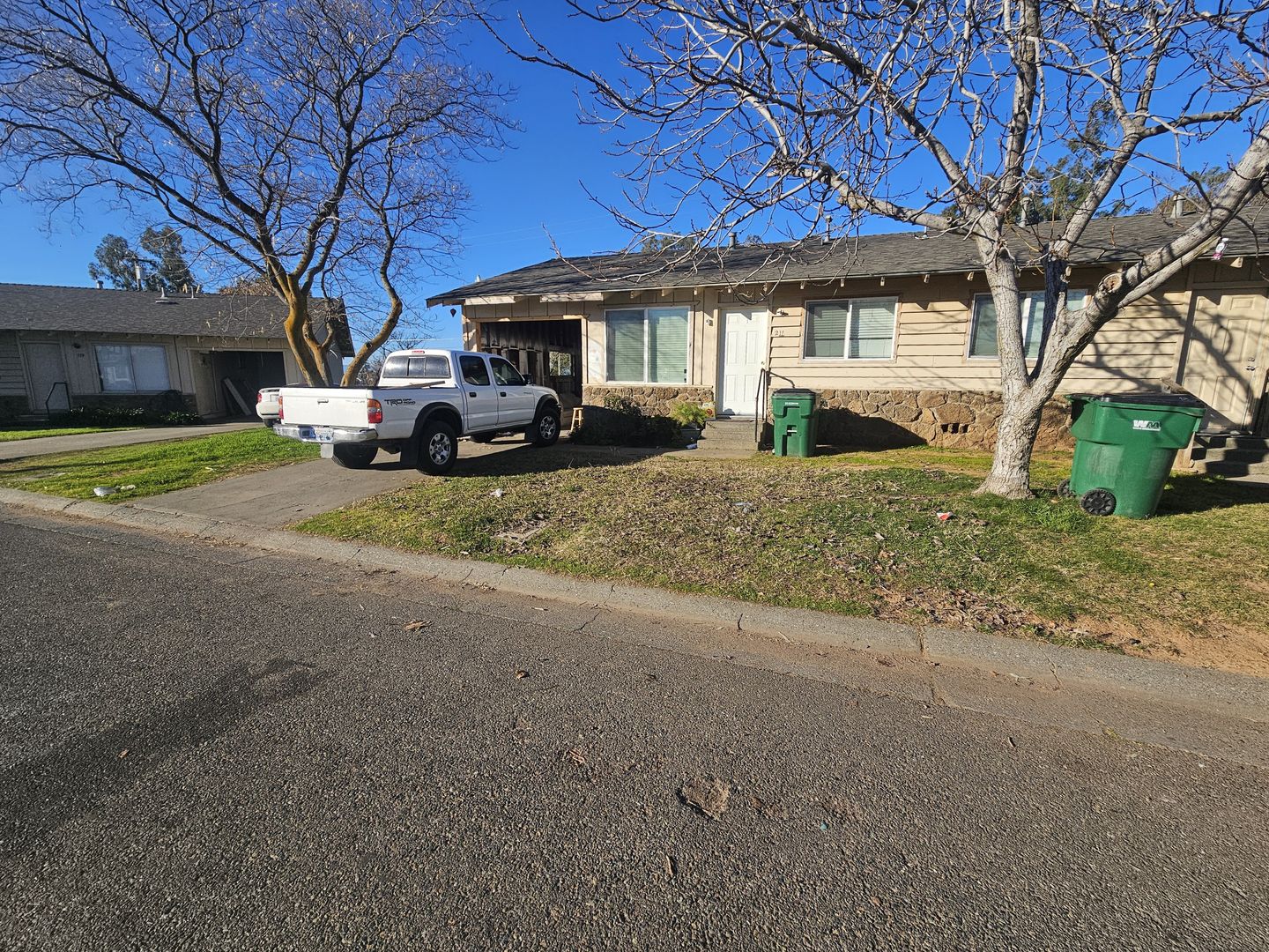 Corning Apartment: 211 Mclane Cir