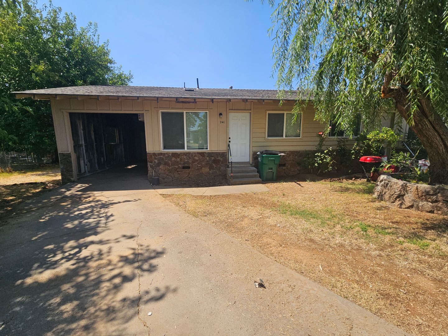 Corning Apartment: 241 Mclane Cir
