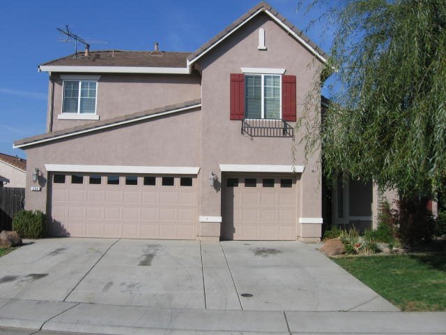 Lincoln House: 204 Arista Court