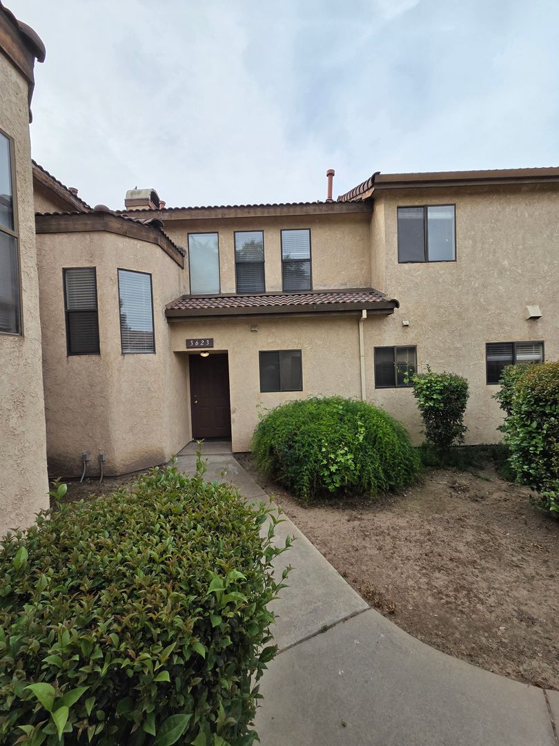 Turlock Townhome: 3623 La Mancha Place