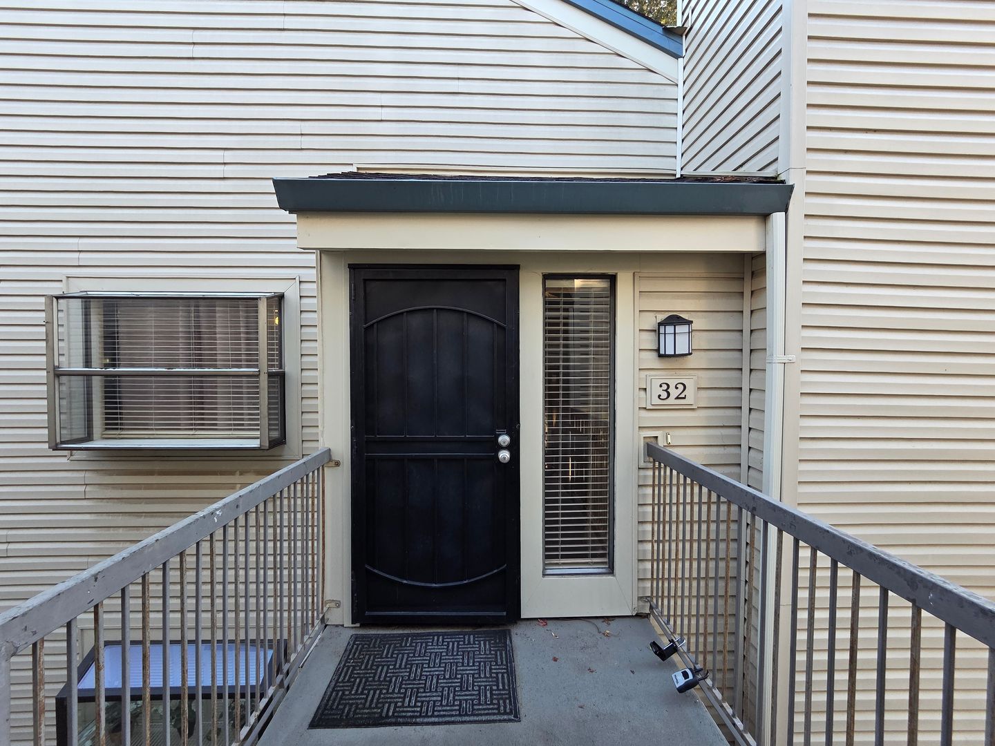 Sacramento Condo: 2280 Hurley Way #32