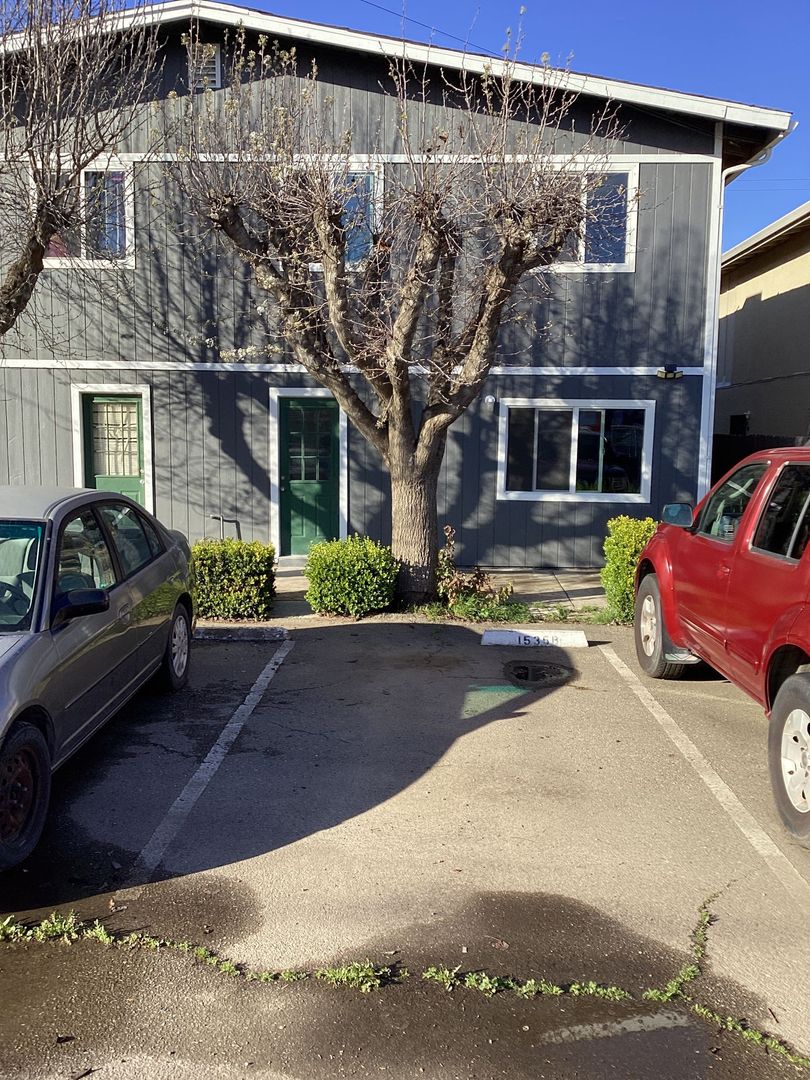 Gustine Apartment: 1535 South Ave #B