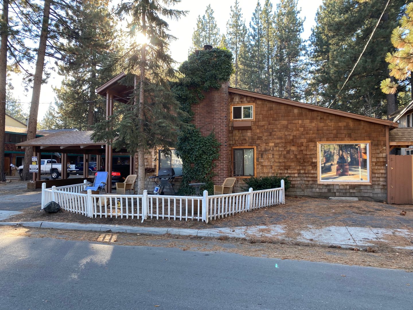 South Lake Tahoe Apartment: 966 Modesto Ave