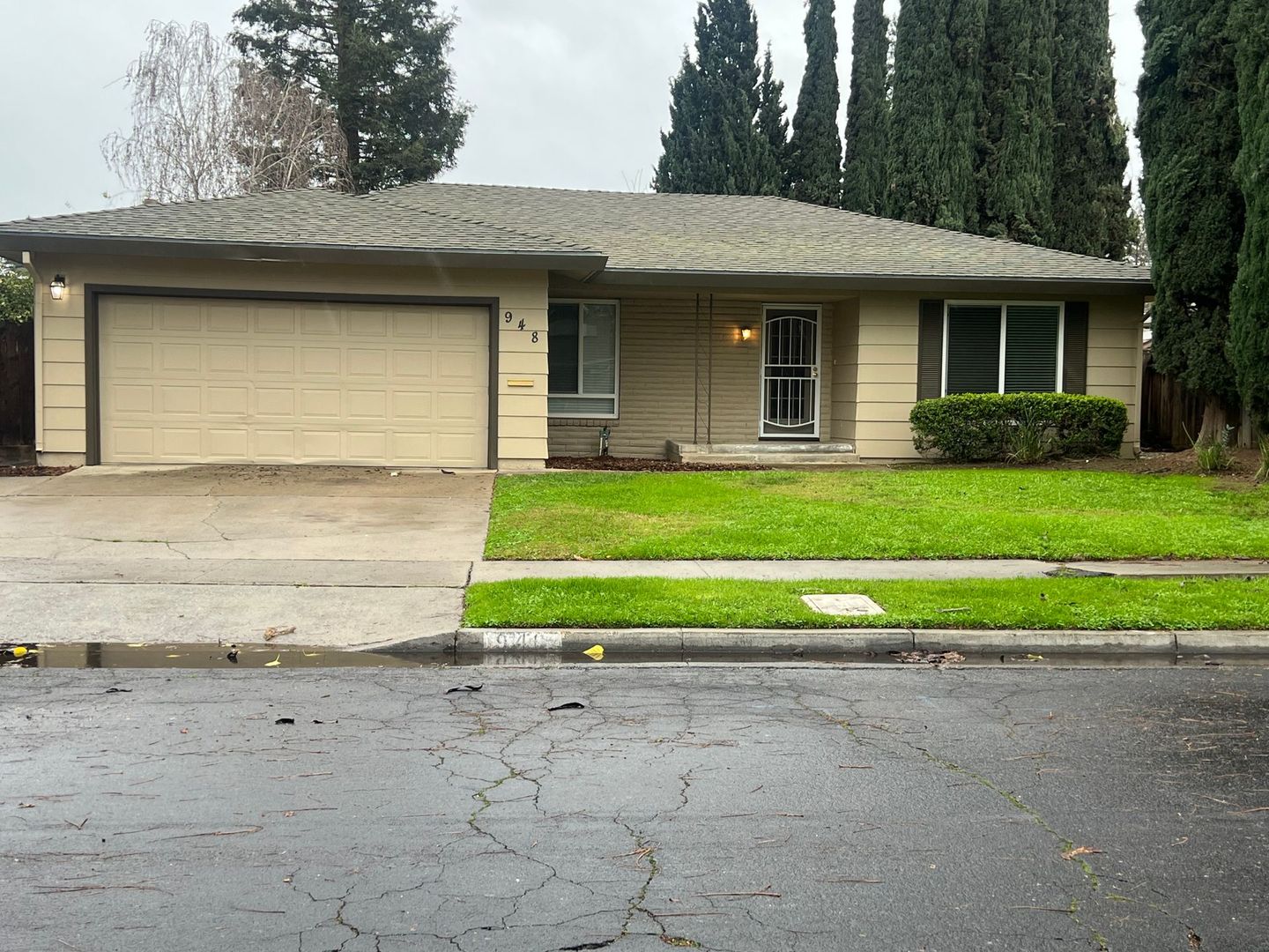 Merced House: 948 Northwood Dr.