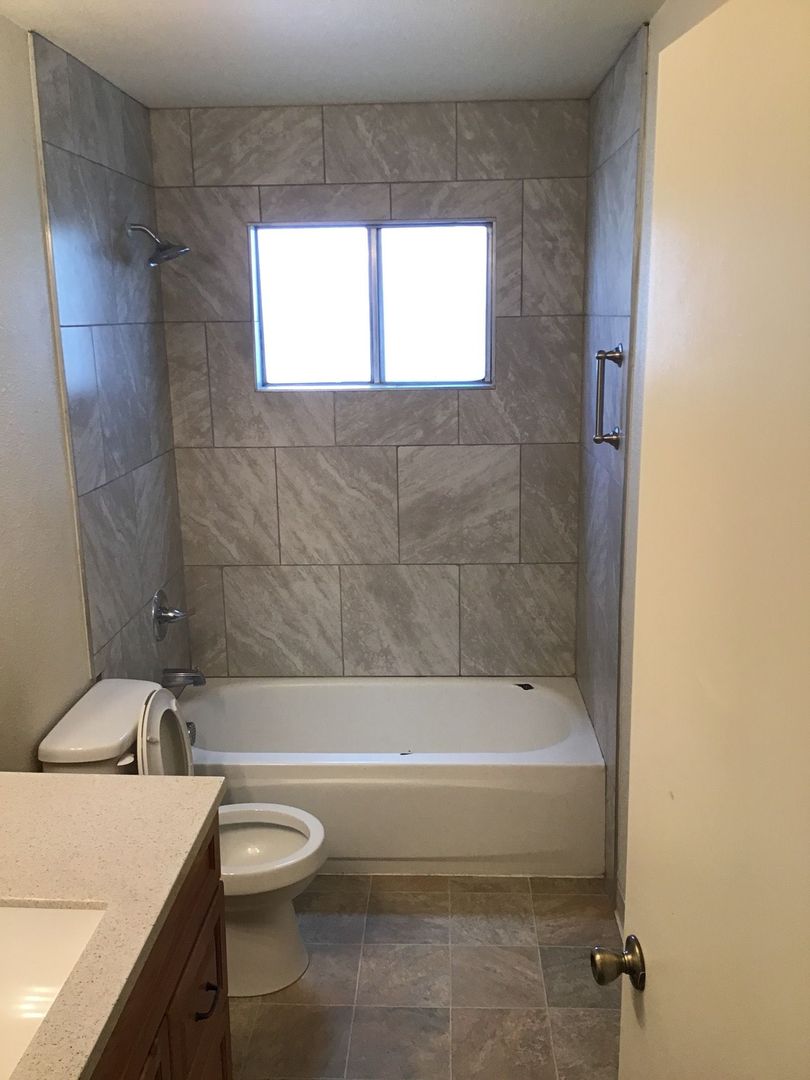 Live Oak Apartment: 2663 Elm Street