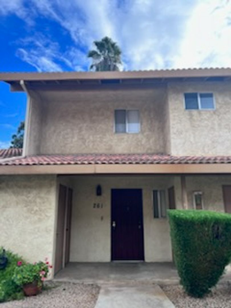 Merced Apartment: 261 W Alexander