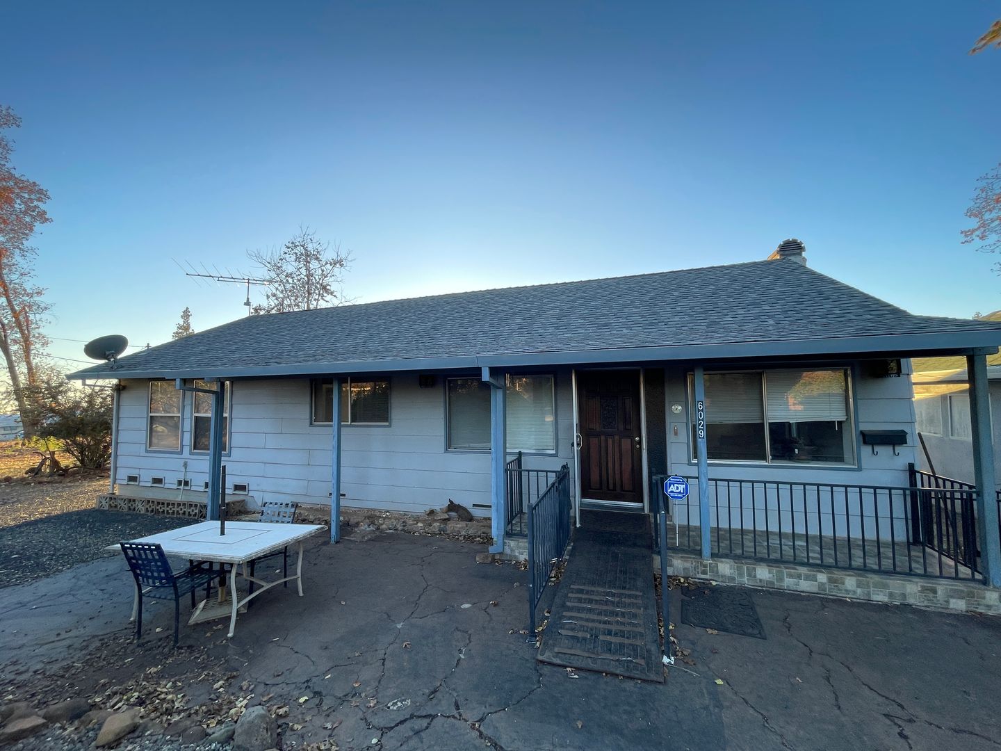 Paradise House: 6029 Williams Dr