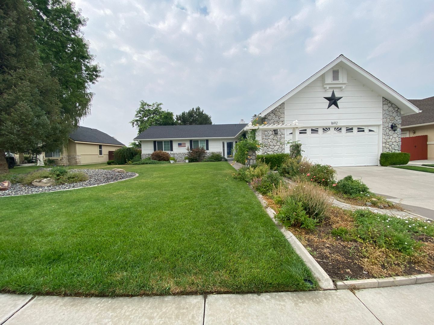 Minden House: 1692 Lantana
