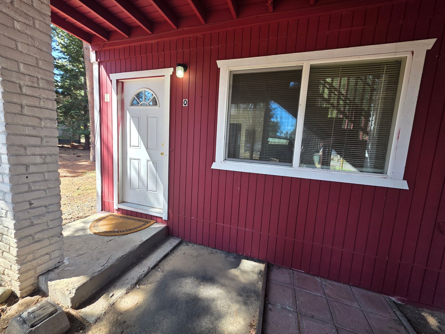 South Lake Tahoe Apartment: 970-976 Glorene Ave