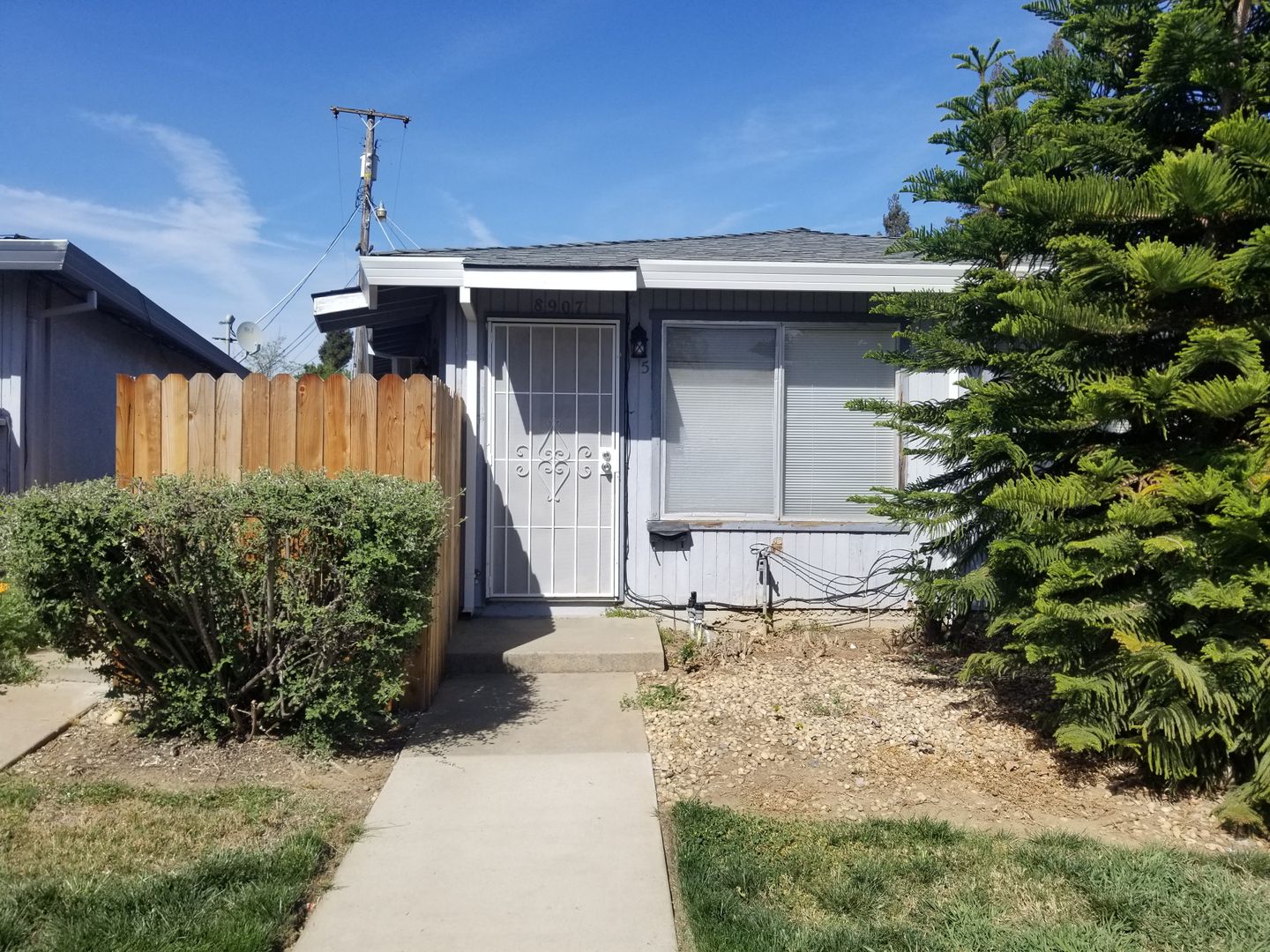 Elk Grove Apartment: 8901-9564 Elk Grove Florin,Sierra, Sara Streets