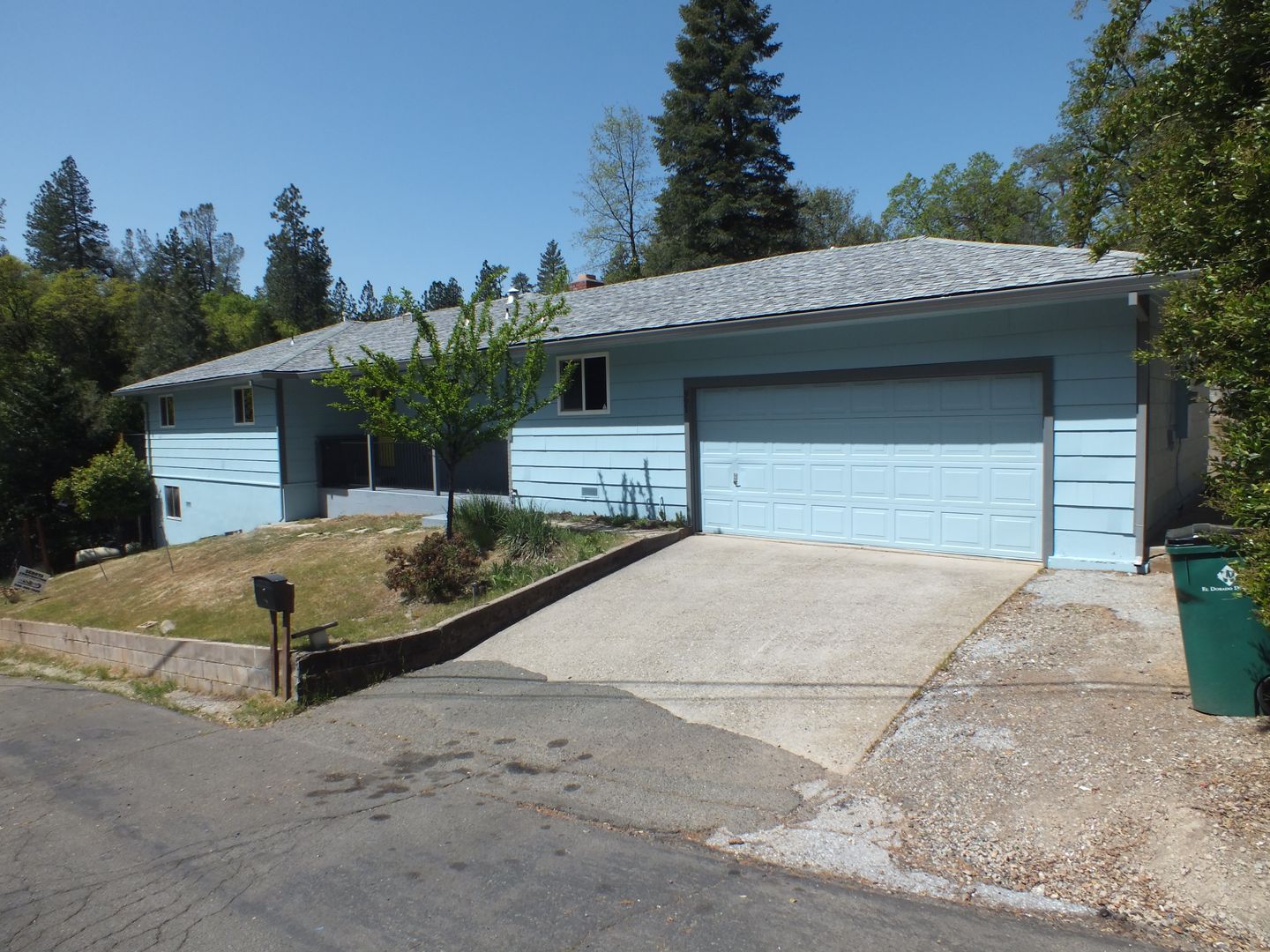 Placerville House: 991 Thompson Way