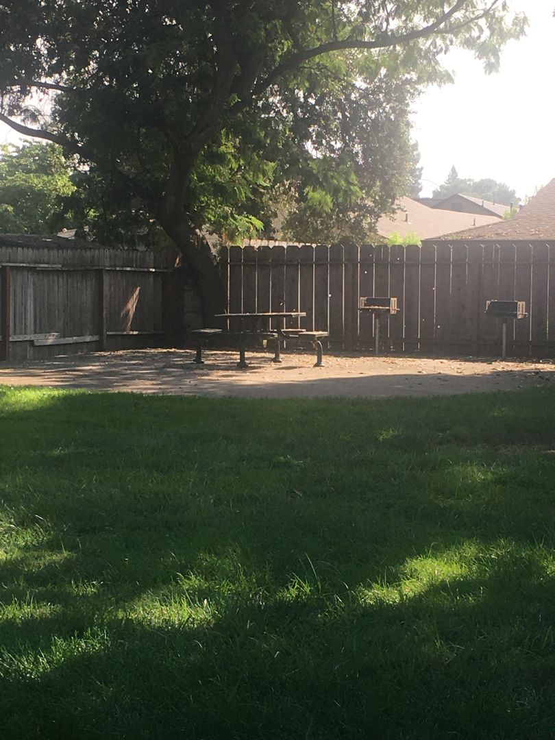 Chico House: 141 W Lassen #6