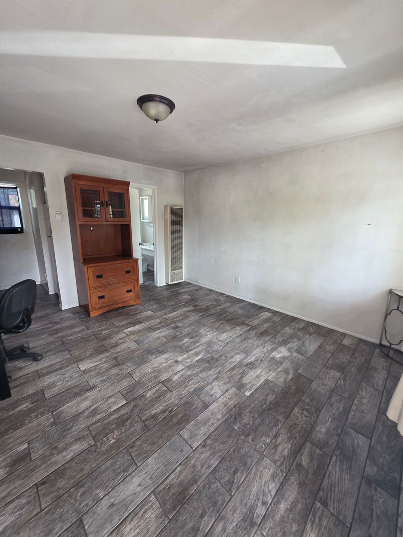 South Lake Tahoe Apartment: 2187 Lake Tahoe Blvd