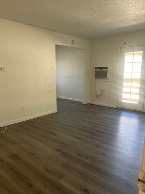 Kelly Apartments Move In Special 1/2 Off 1st Month – photo 1