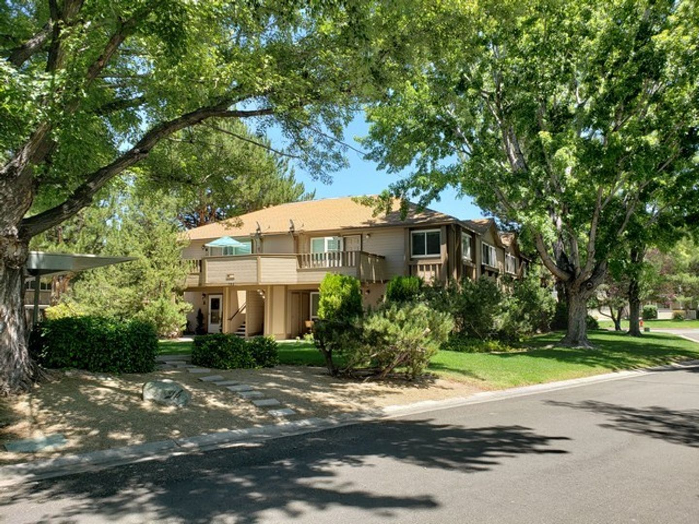 Reno Apartment: 795 Kingston Dr. # H