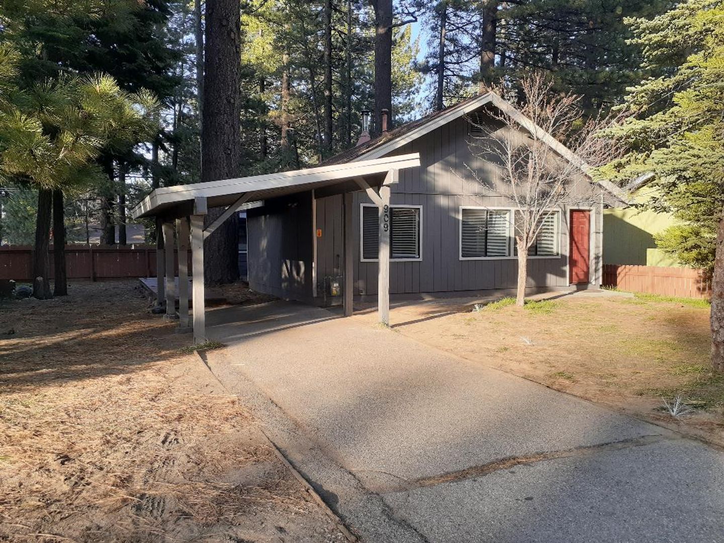 South Lake Tahoe House: 909 Secret Harbor Dr