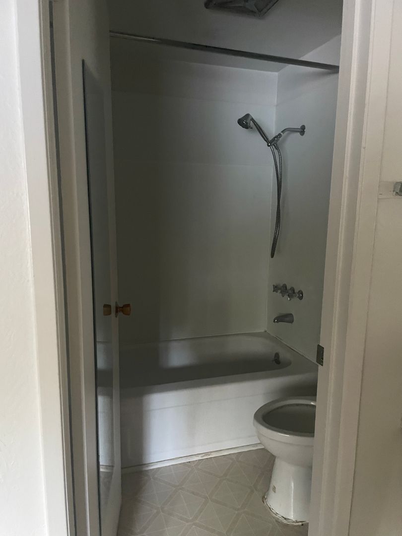 South Lake Tahoe Apartment: 1108 Third St