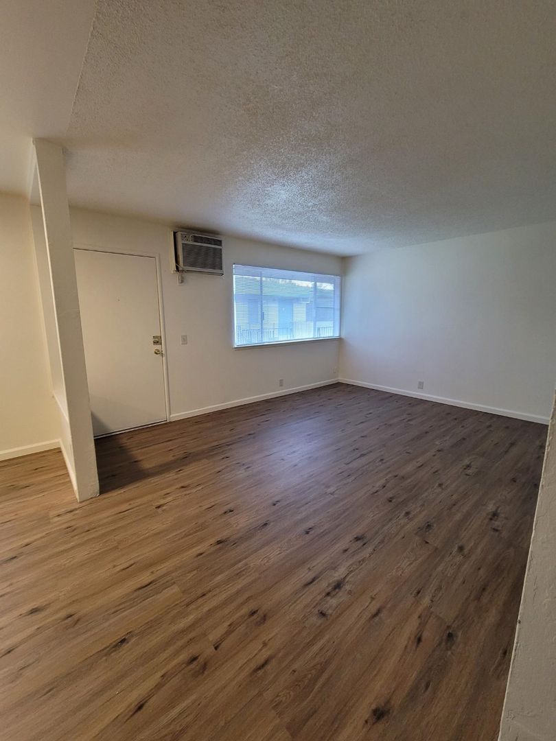 Yuba City Apartment: 1221 B Street