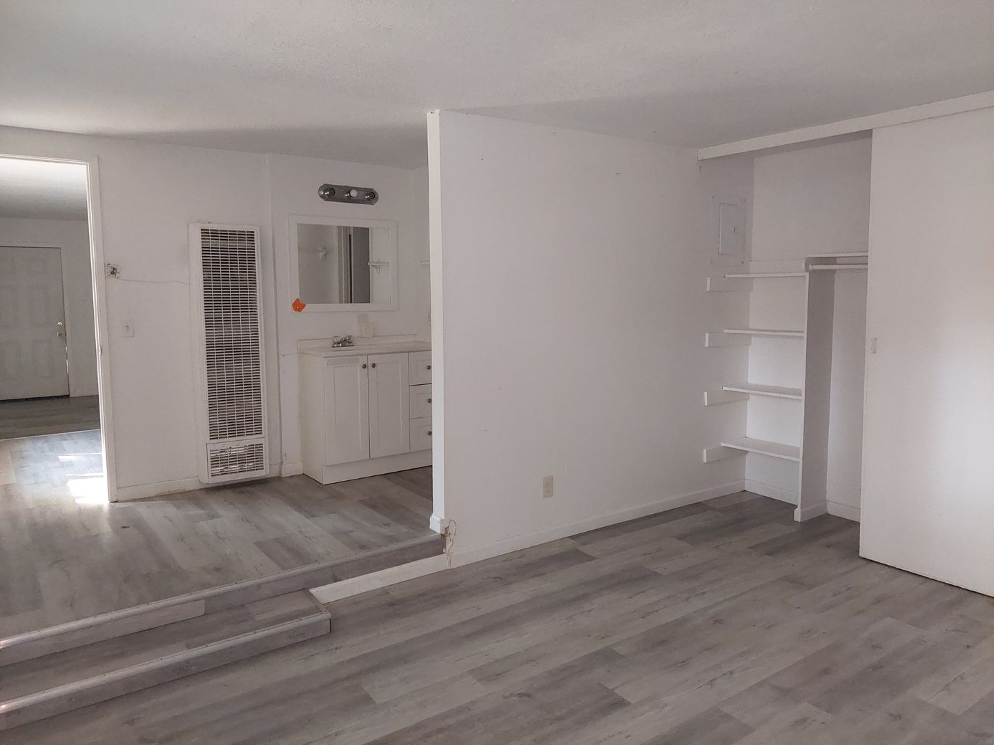 South Lake Tahoe Apartment: 970-976 Glorene Ave