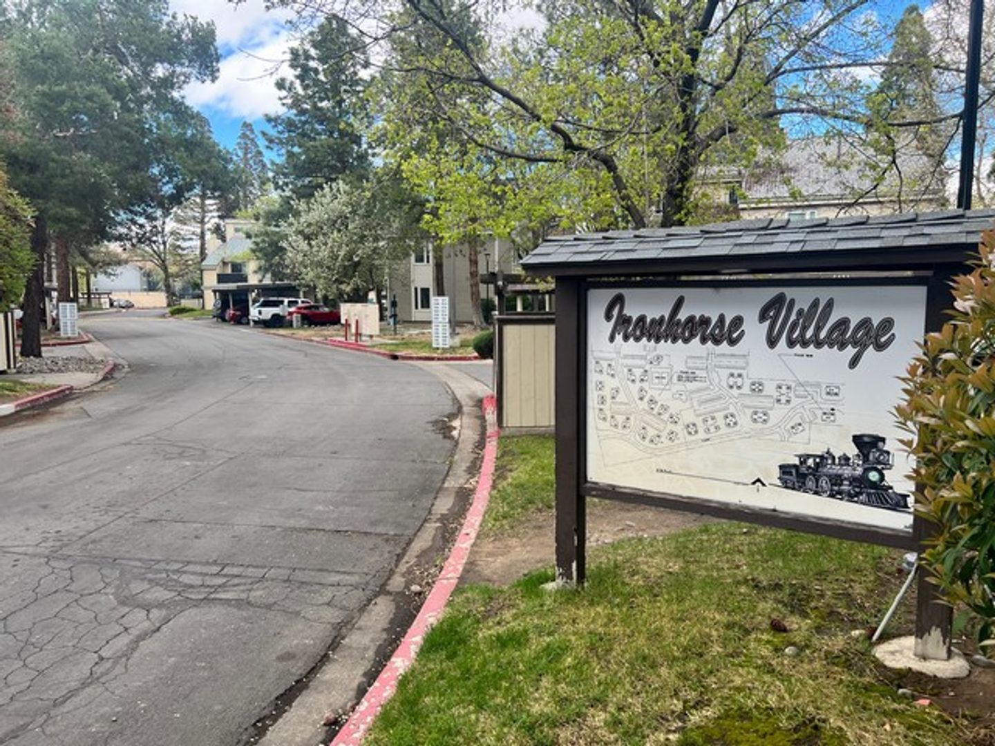 Sparks House: 2339 Roundhouse Rd