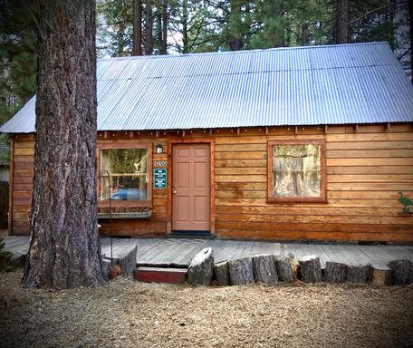 Seasonal Furnished rental sleeps 4 – photo 1