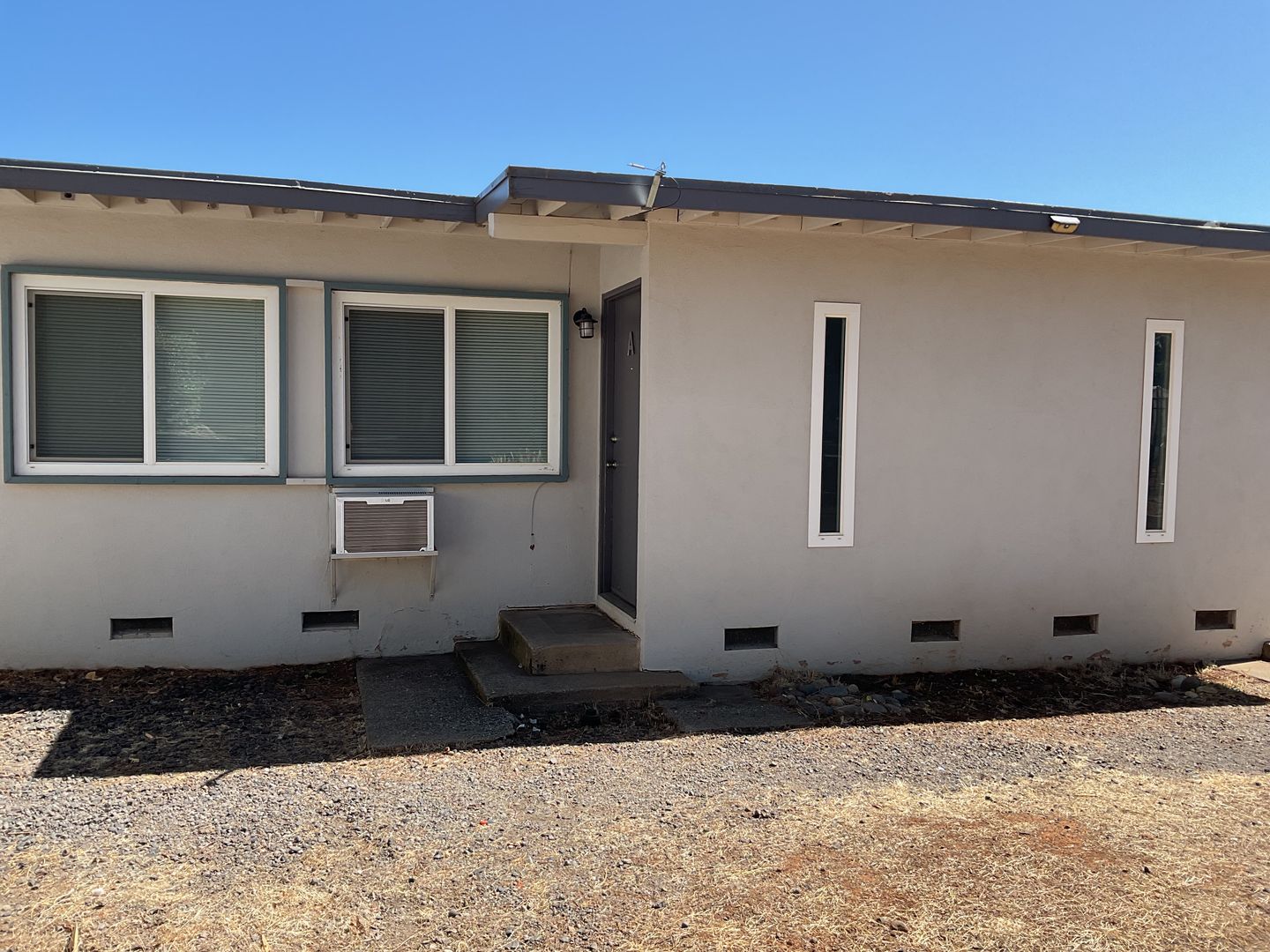 Paradise Apartment: 5519 Paloma Ave Unit A & C