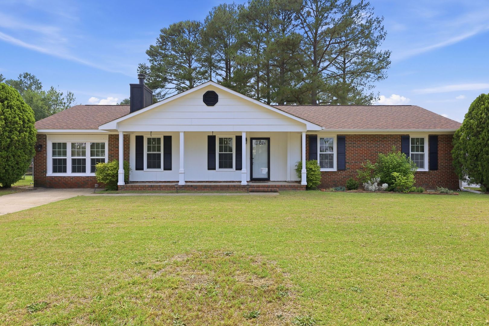 Fayetteville House: 1104 Nan St