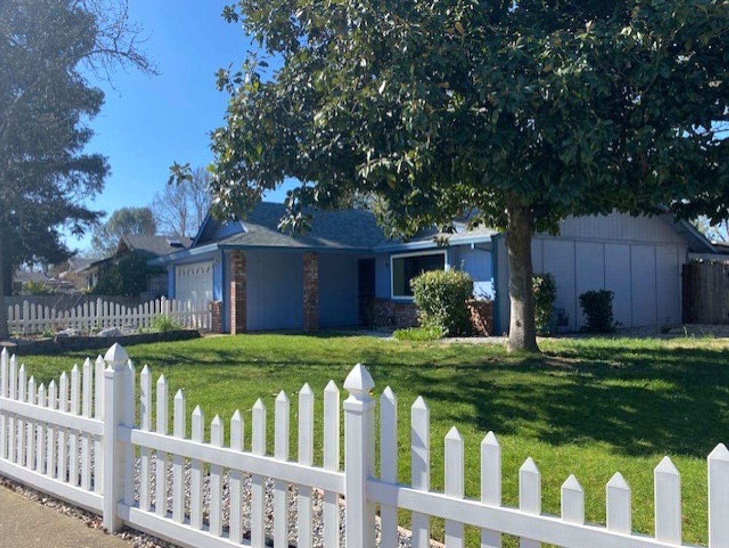 Redding House: 2776 Jasmine Way