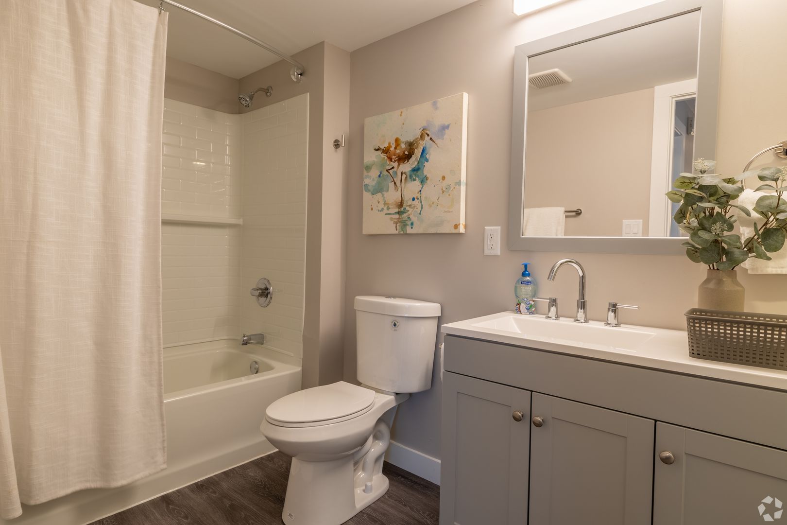 Glendale Apartment: 1616 W Bender Rd.