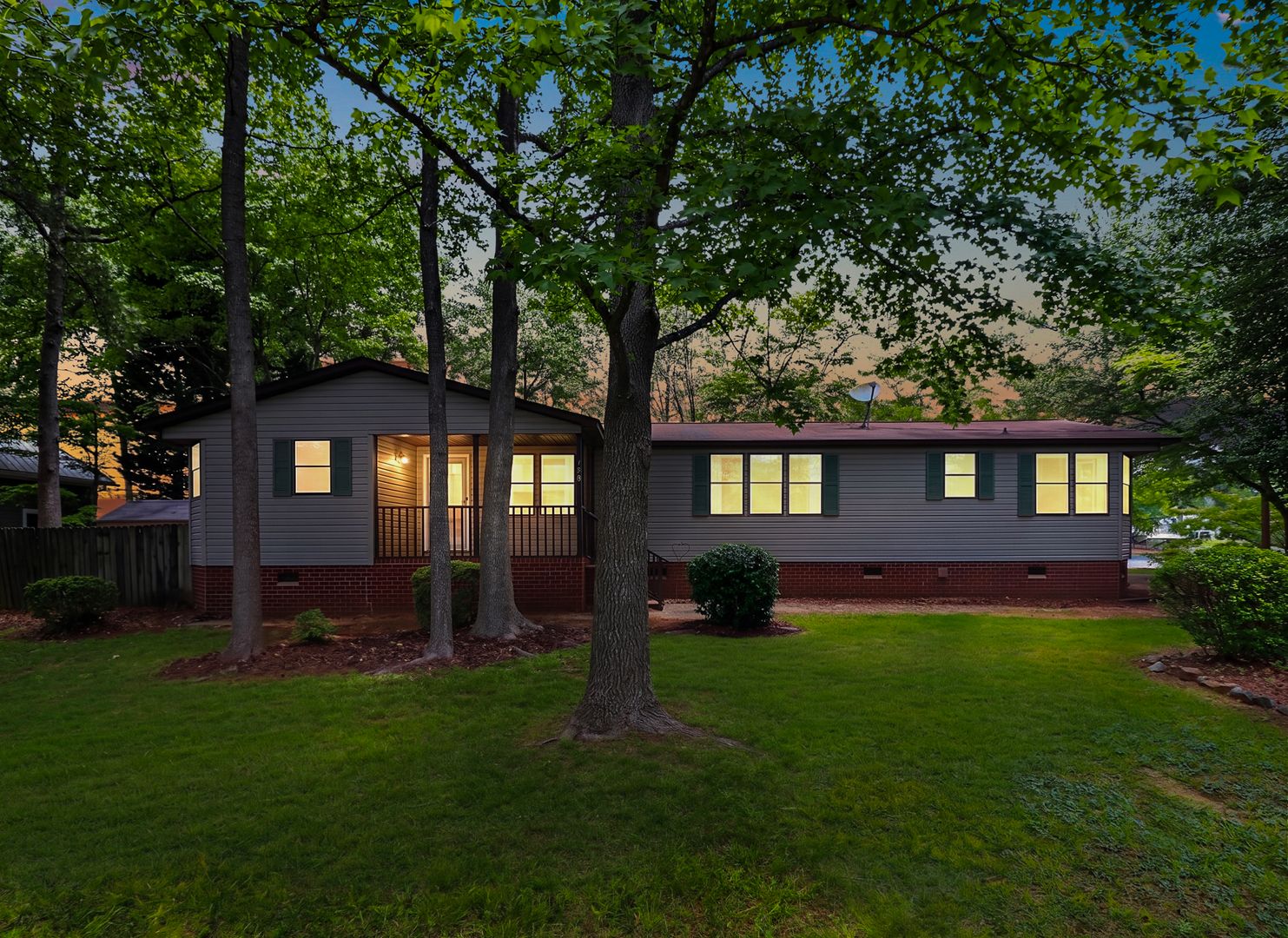 Mooresville House: 120 Stepaside Lane